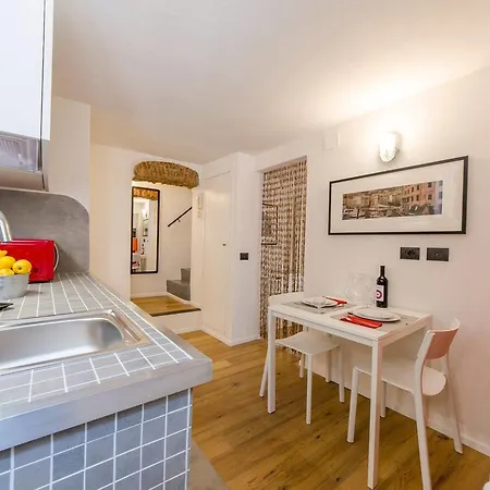 Hintown Casa Parva In Centro Citta * Genova